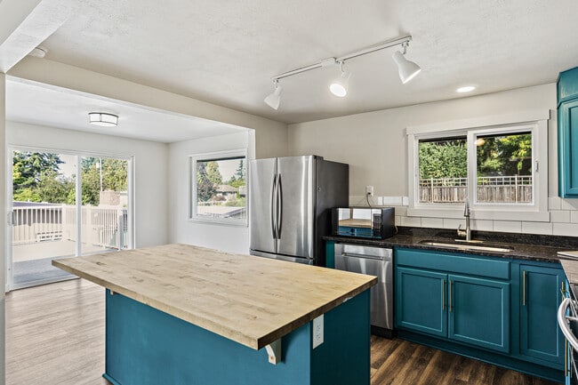 Building Photo - 2620 S 227th Pl