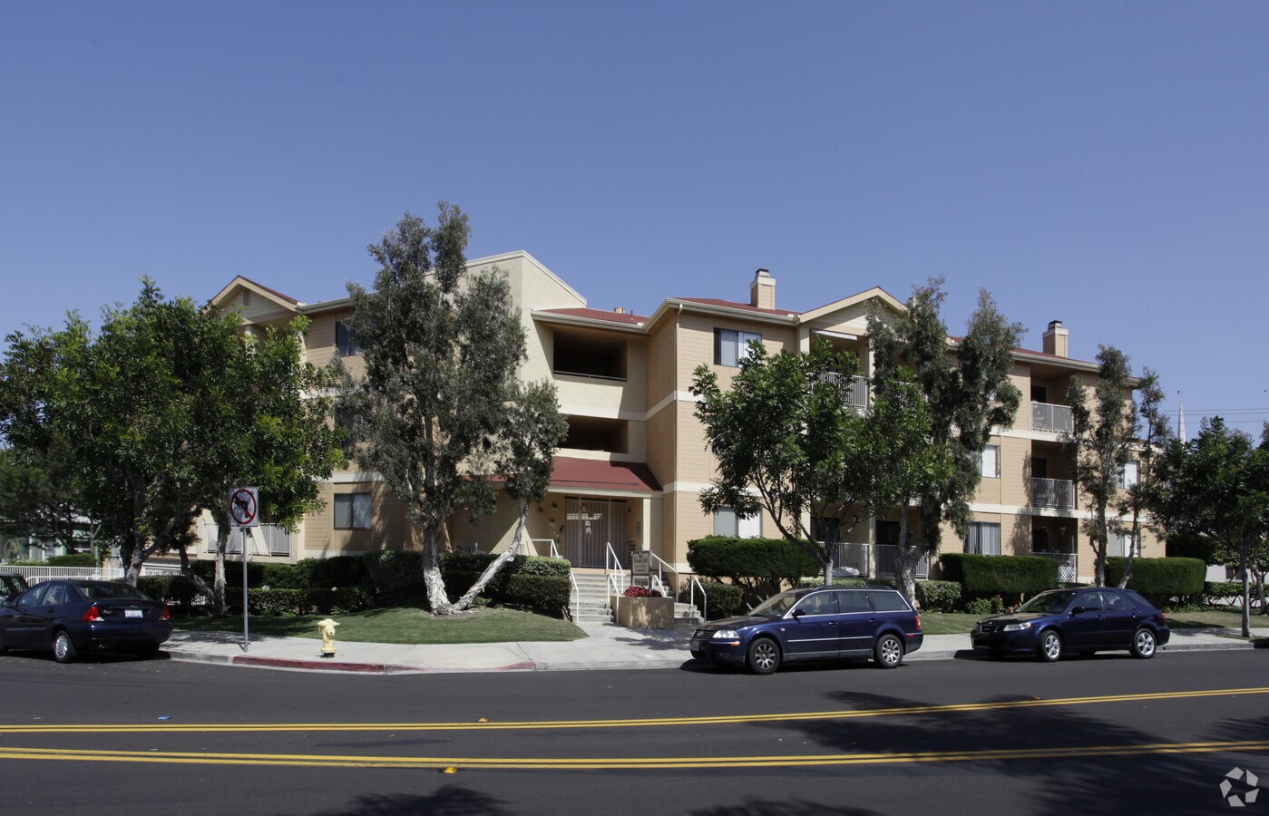 Richmond Court - Richmond Court Apartments