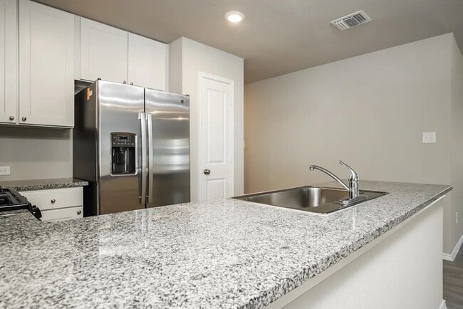 Photo - 5735 Leon Pl