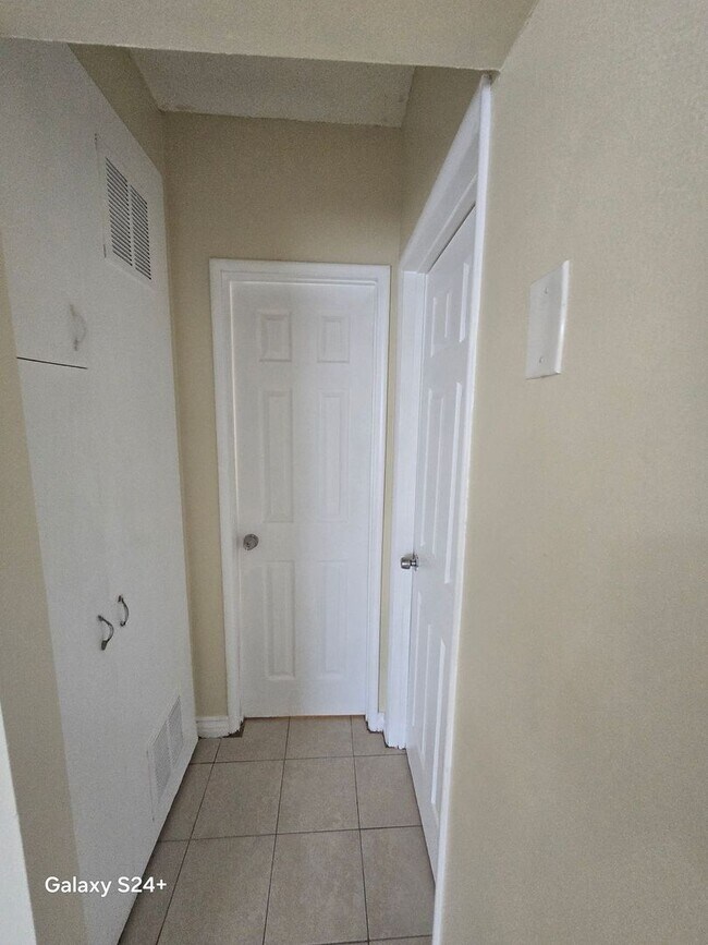 5826 Ocotillo Ave Unit Ocotillo Ave Apt 5828