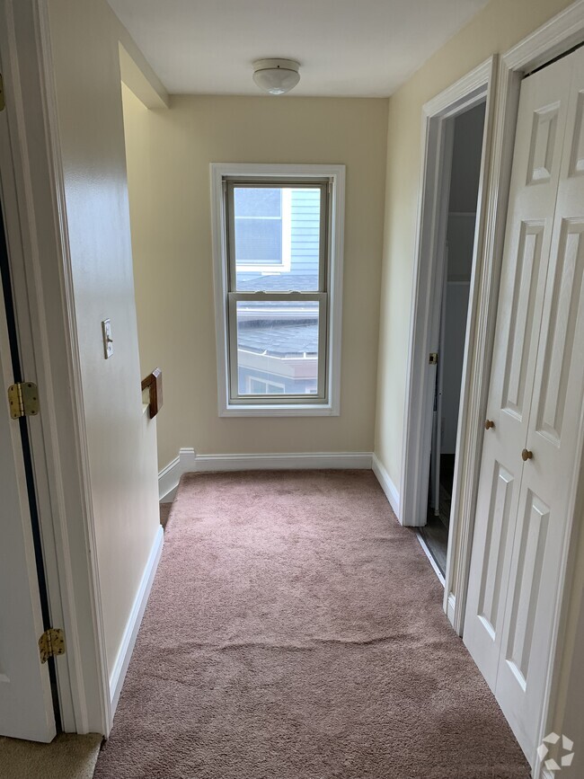 Building Photo - 3305 Woodbine Ave Unit 3305 Woodbine Rental