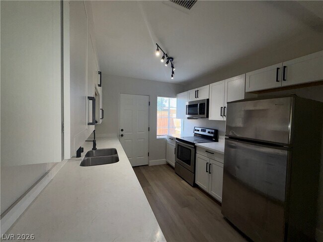Photo - 1628 Thelma Ln