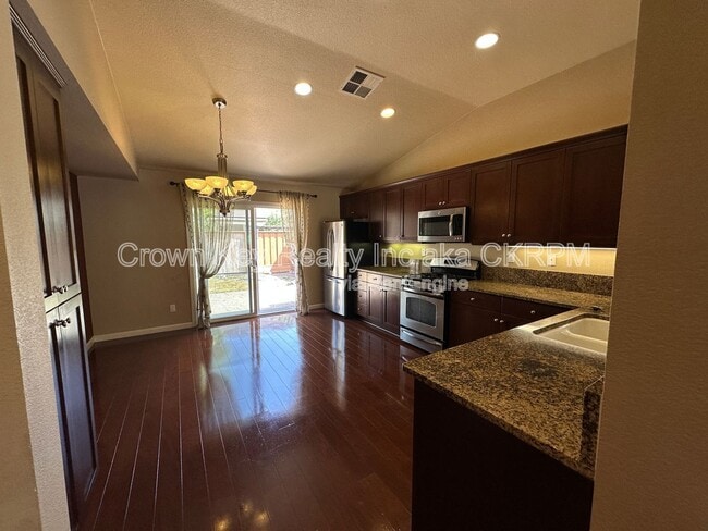 2741 Nostalgia St