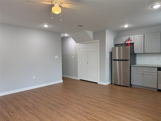 Photo - 6610 Haight St