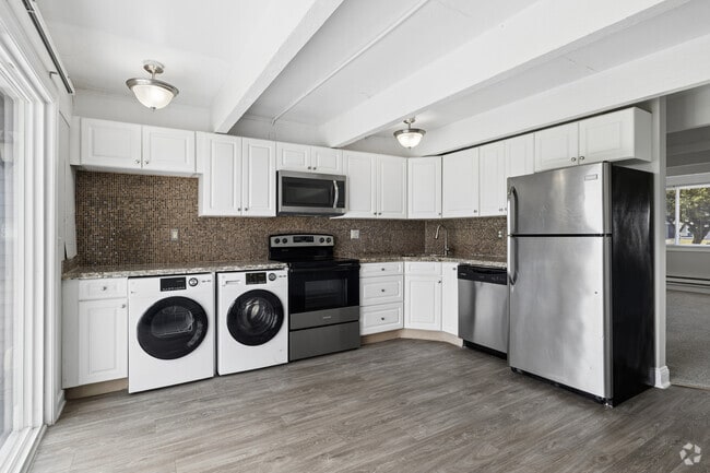 2BR, 1.5BA - 950SF - Kitchen