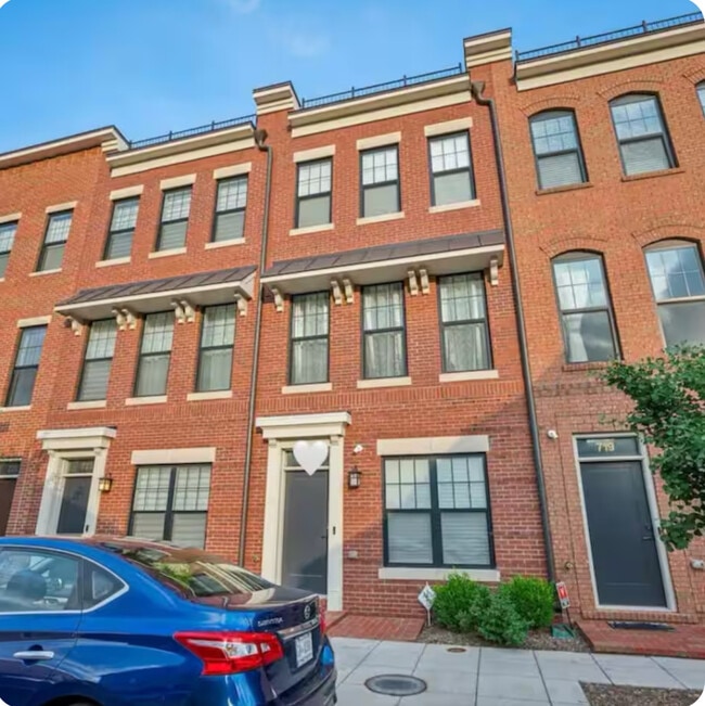 Building Photo - 721 Parkside Pl NE