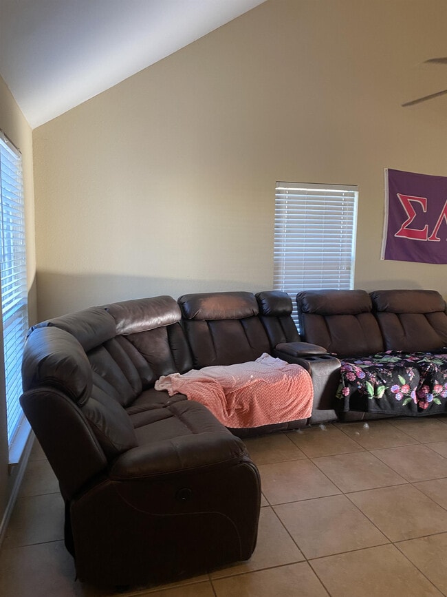 Photo - 2502 Horse Shoe Dr