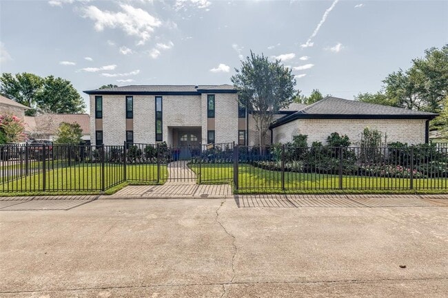 Photo - 14132 Bluebird Ln House