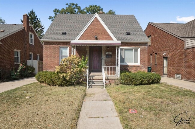 Building Photo - $1400 3 Bed / 2.0 Bath Updated Brick Home ...