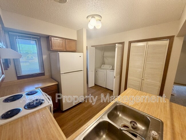Photo - 740 Westwinds Dr