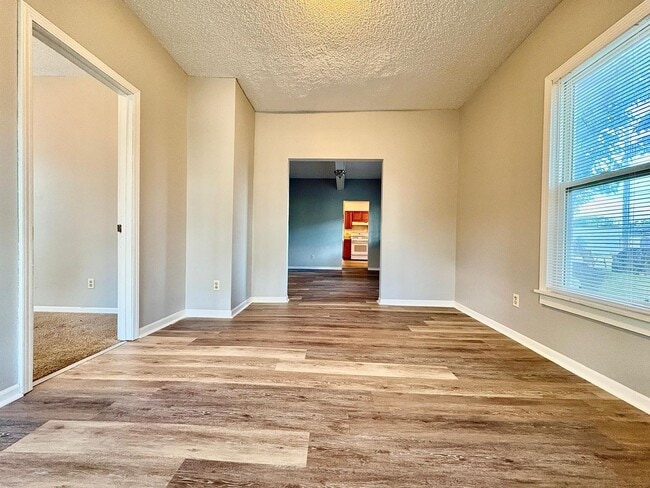 Photo - 919 S Logan St