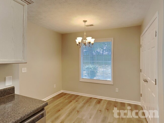 Photo - 1029 Chesire Way