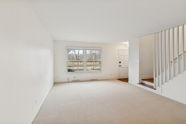 Photo - 825 Country Club Dr