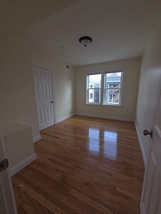 Photo - 49 Woodcliff St Unit 3