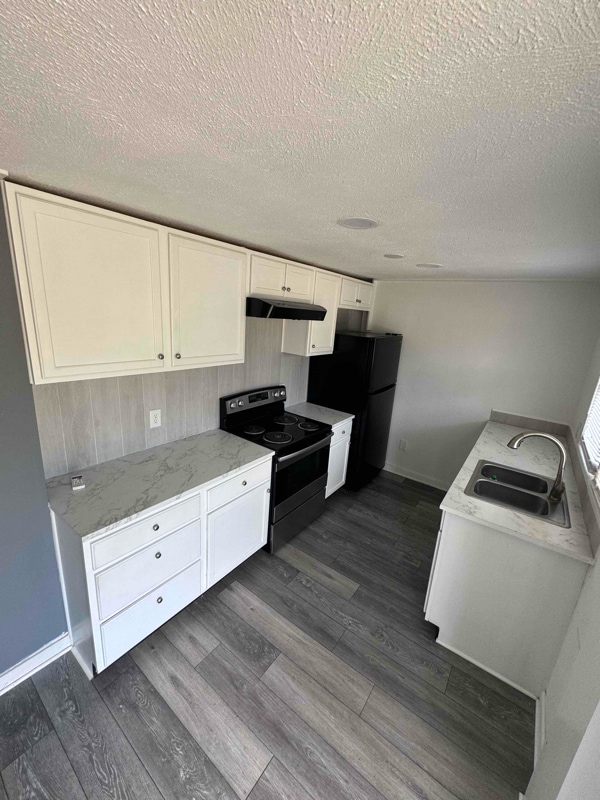 Photo - 261 Linden Ave SW