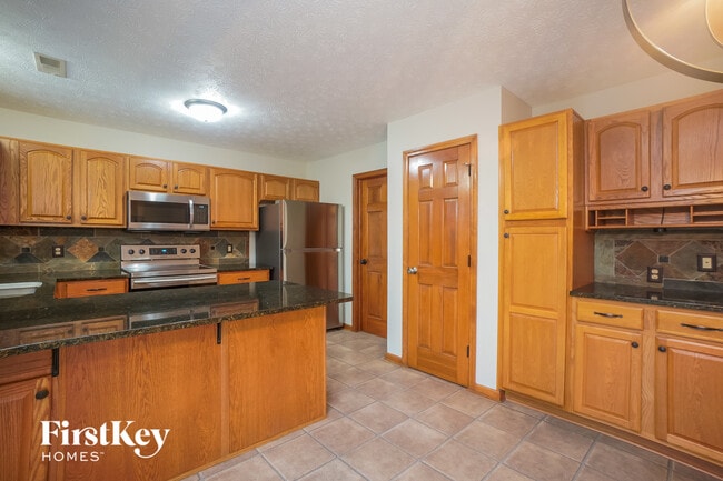 Photo - 785 Hummingbird Ln
