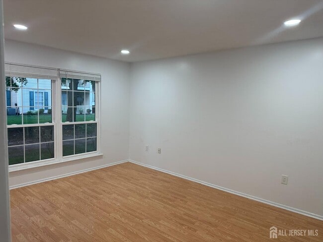 158 Darwin Ln