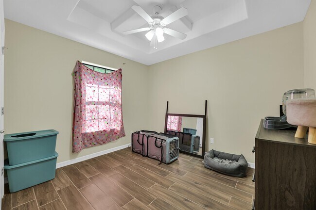 Photo - 2037 Diaz Ave