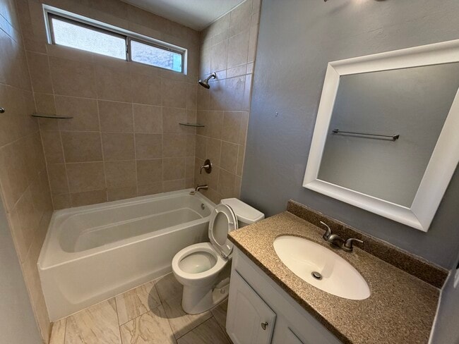 Photo - 1347 E 10th Pl