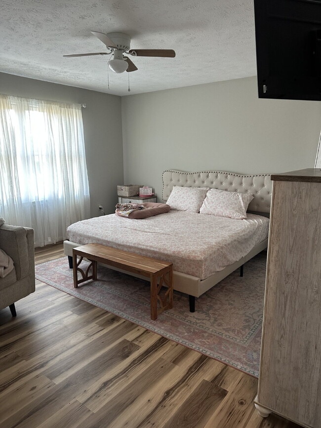 Photo - Newly Renovated 2-Bedroom Townhouse in Front Royal _ Pet Friendly well maintained home.