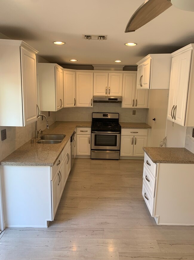 Photo - 7560 Corbin Ave Townhome