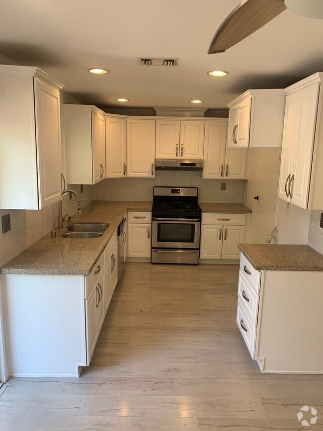Building Photo - 7560 Corbin Ave Rental