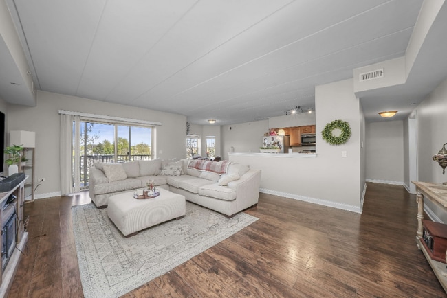 Photo - 7250 W 157th St Unidad 307