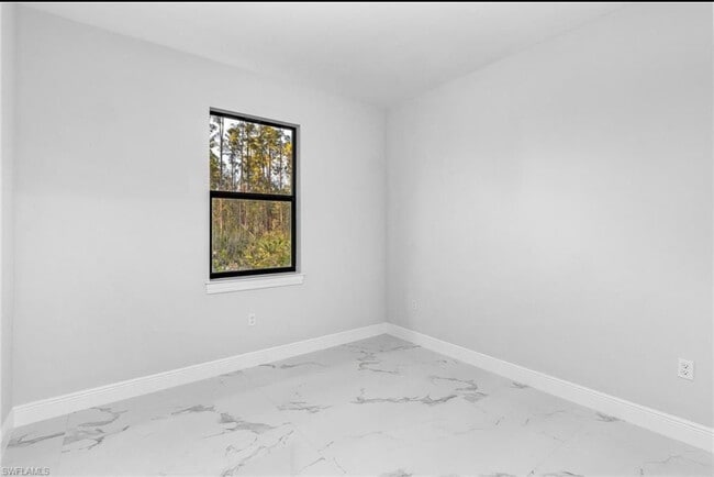 Photo - 808 37th Ave NW