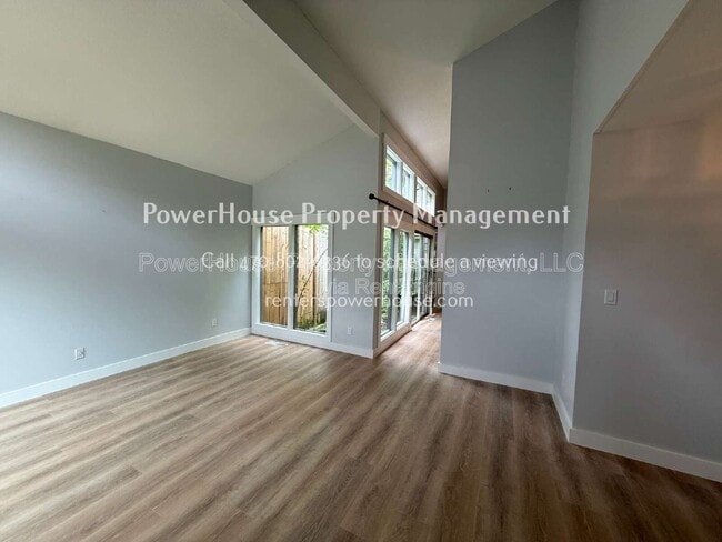 Photo - 120 Leeward Ln