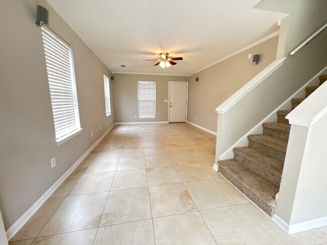 Photo - 3 bedroom with fenced backyard