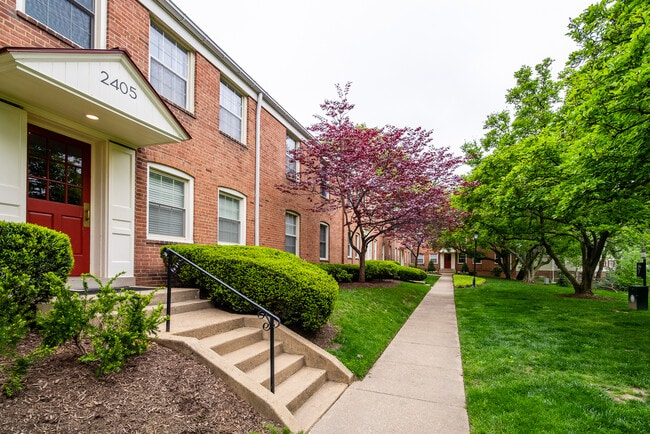 Photo - 2405 Arlington Blvd Unit #202