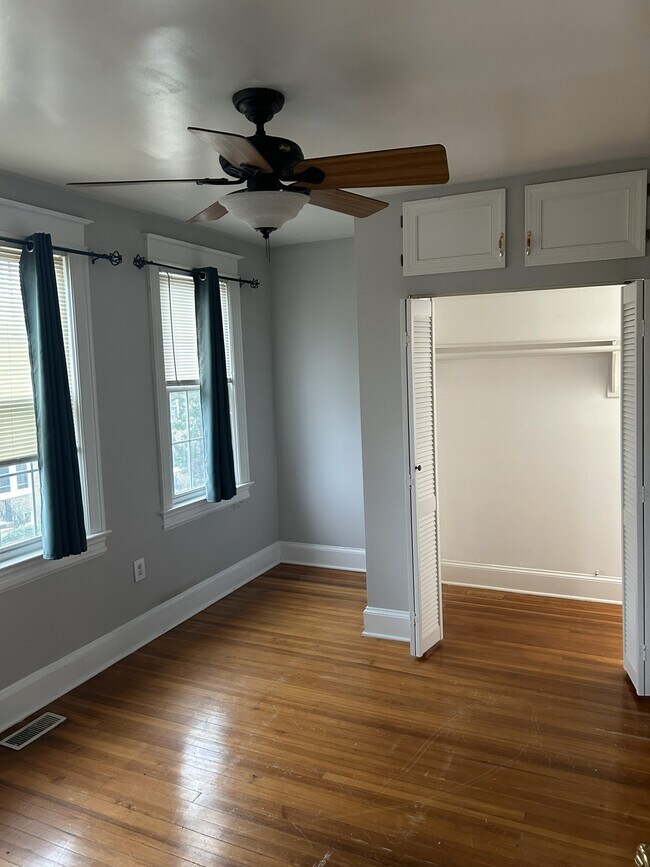 Photo - 1039 Quebec Pl NW