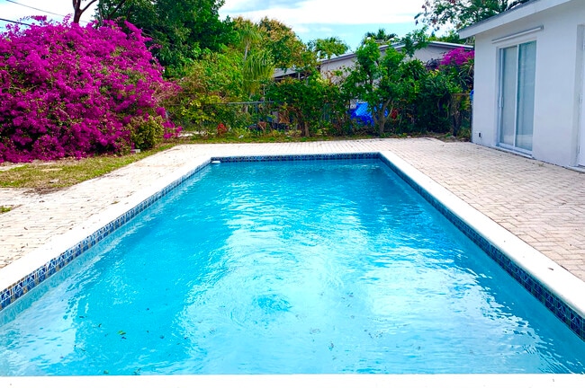 Photo - 6671 McKinley St