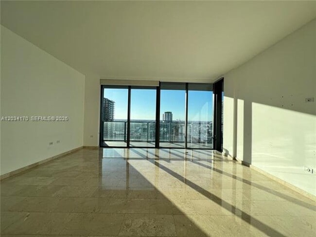 Photo - 68 SE 6th St Unidad 68 SE 6th St # 3308