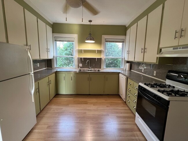 Photo - 119 E Manning St Unidad 2nd Floor