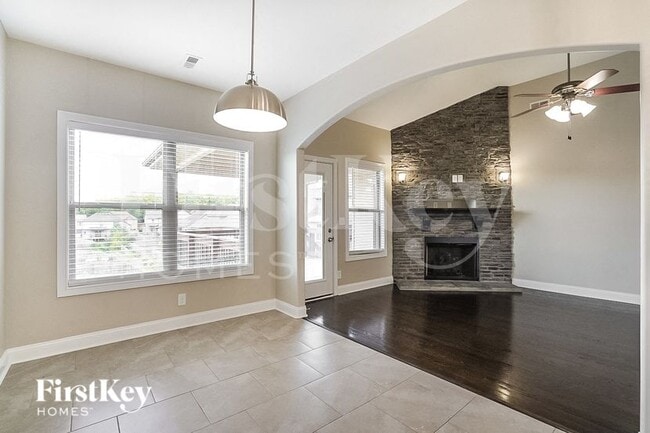 Photo - 1315 Golden Eagle Way