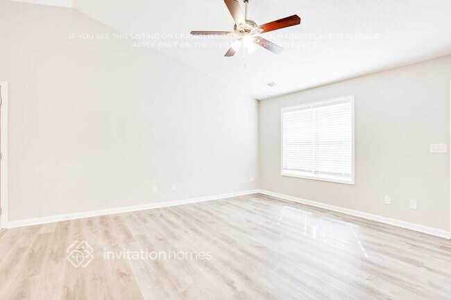 17 Thorn Thicket Ct