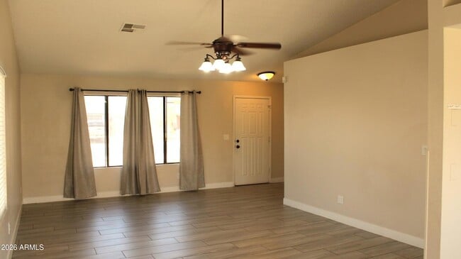 Photo - 5425 N 74th Dr