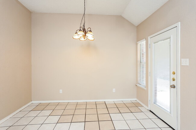 Photo - 7401 Glenstone St