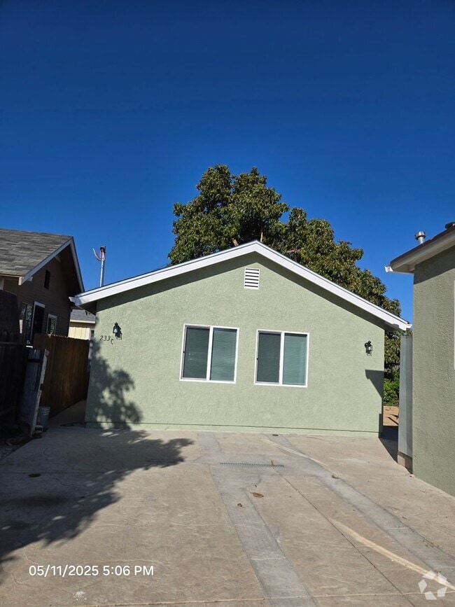 Building Photo - Duplex-1 + 1 $2200-BRAND NEW UNIT Rental