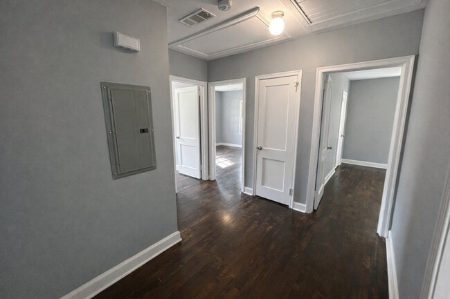 Photo - 2037 Highview Rd SW