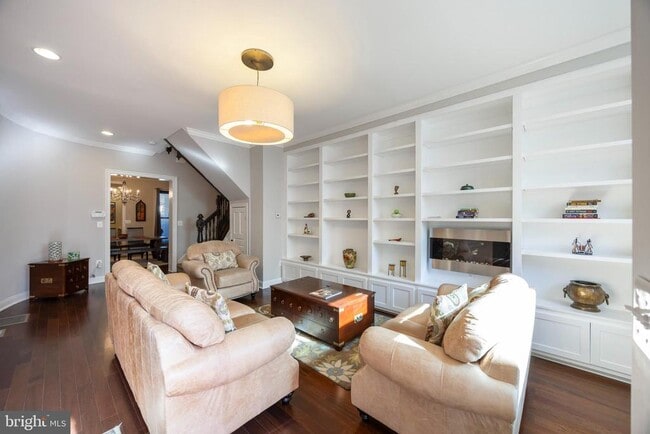 Photo - 314 E 22nd St