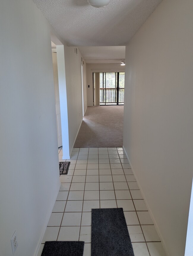 Front Hall Entrance - 515 30th Ave W Unit 405H