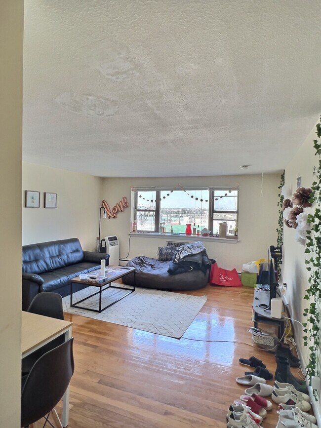 Photo - 1039 Commonwealth Avenue