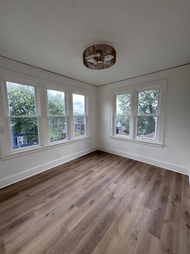 541 Considine Ave