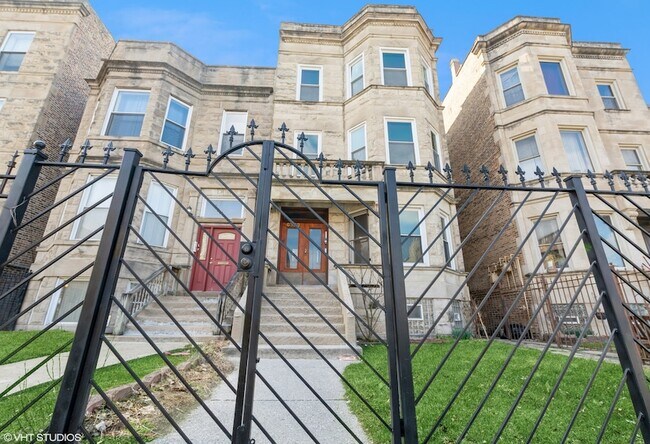 Building Photo - 6352 S Ingleside Ave Unit 3 Rental