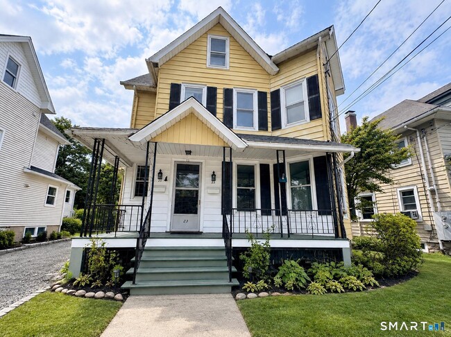 Building Photo - 23 Quintard Ave Unit A