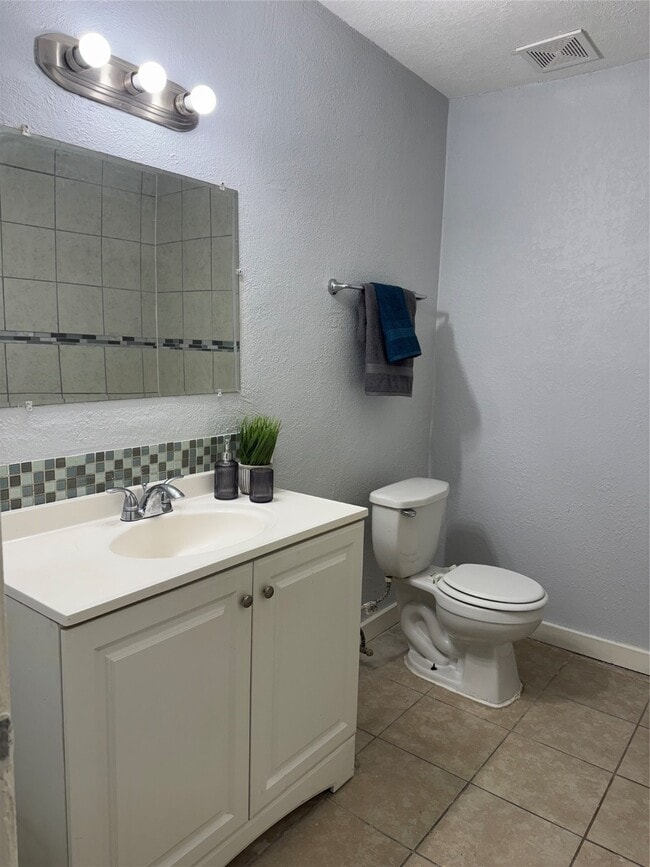 Building Photo - 9100 Dodson St Unit 14 Rental
