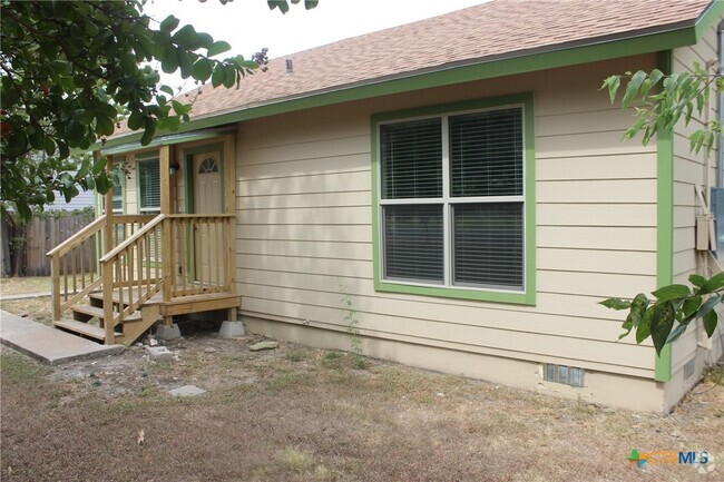 Building Photo - 501 N Lampasas St Rental