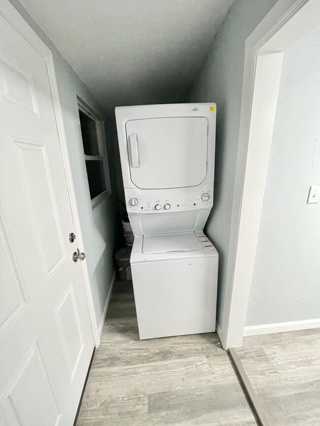 Photo - 104 W Stuart Ave